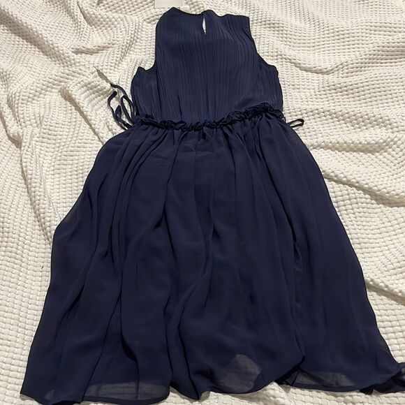 NWT- H&M - 4 & 6. - Picture 2 of 8